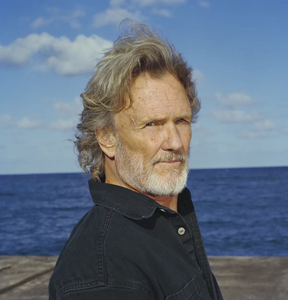 Listening to and thinking about Kris Kristofferson, and other country legends I hope to see live one day, before it’s too late 🎸🎵💬🎨